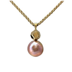 Decca gold and river pearl pendant