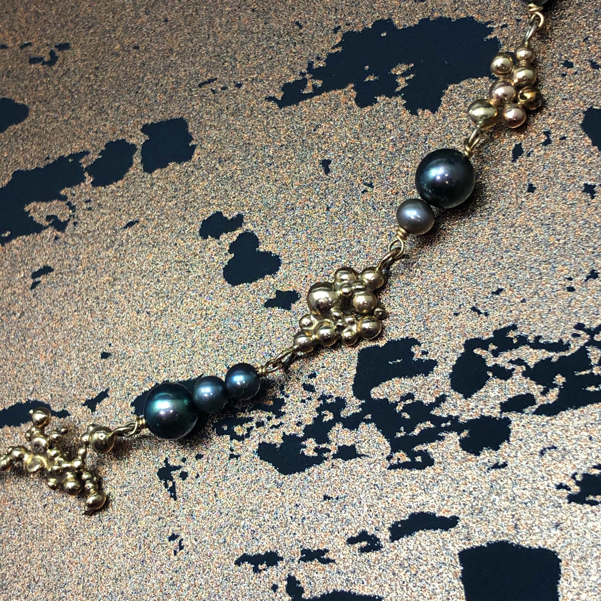 Freeform gold molecule and pearl necklace | Kat Zahran Jewellery