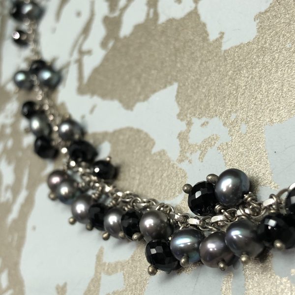 long cluster necklace black spinel and pearl 3