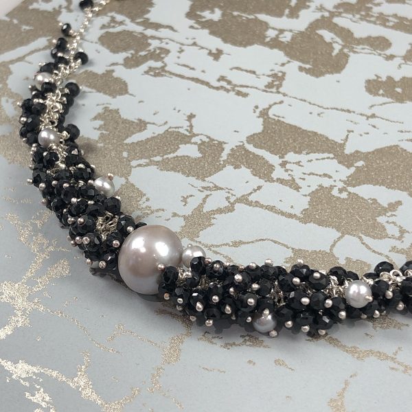 cluster necklace black spinel and grey pearl 1