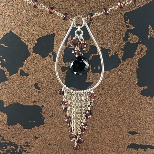 Boholux necklace black spinel and garnet